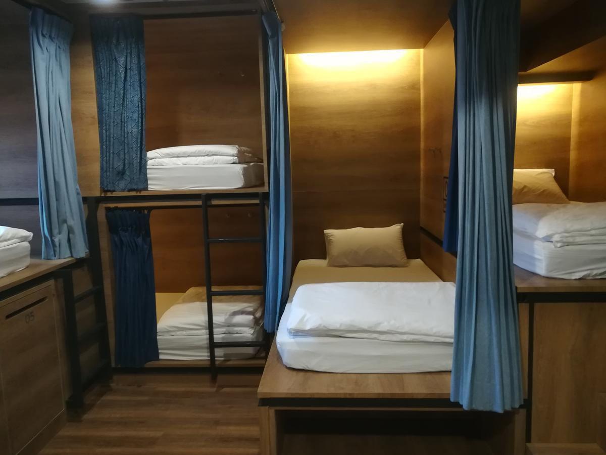 Natee Hostel Бангкок Экстерьер фото