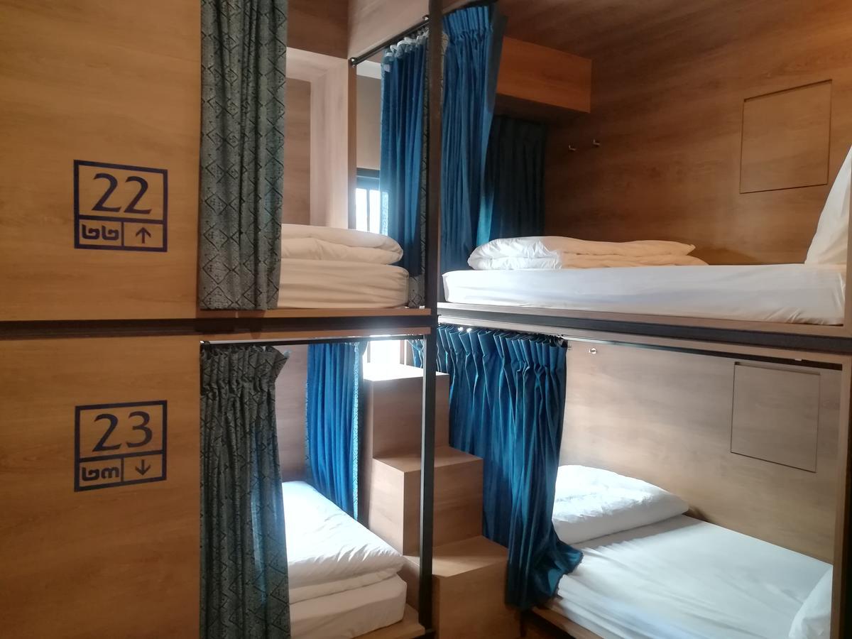 Natee Hostel Бангкок Экстерьер фото